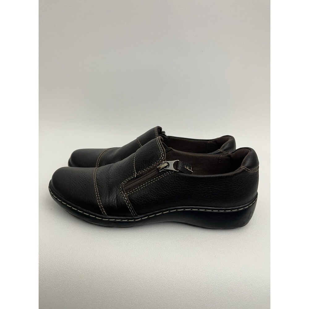 Clarks Cora Giny Women's Loafers Round toe• Zipper closure• Padded footbed 8.5